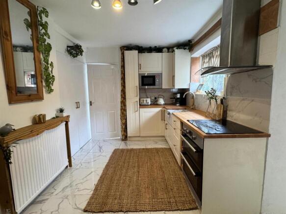 WhatsApp Image 2025-10-27 at 15.04.16_a0e40103.jpg