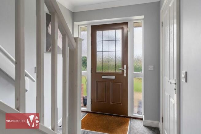 2 Harmondswood Close Broxbourne via properties estate letting co