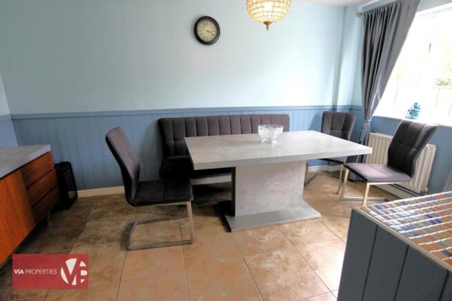 12 Church View Broxbourne EN10 7AB via properties estate letting