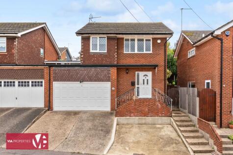 John Eliot Close, Nazeing, EN9