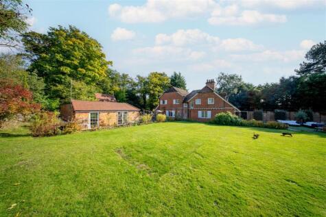 Farnham Lane, Farnham Royal, Slough SL2