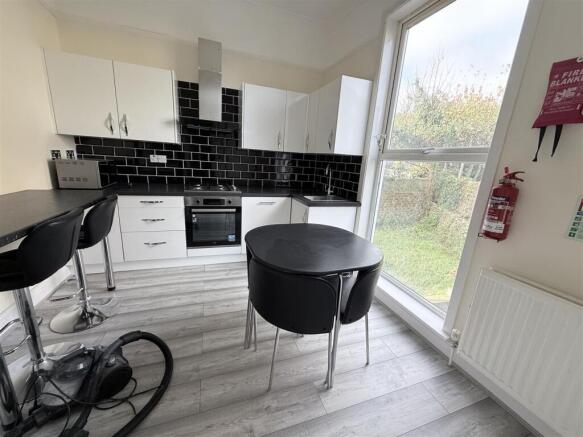 Communal Upper Ground Floor Kitchen (2)