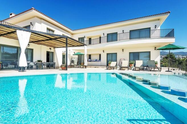 Rear/Pool