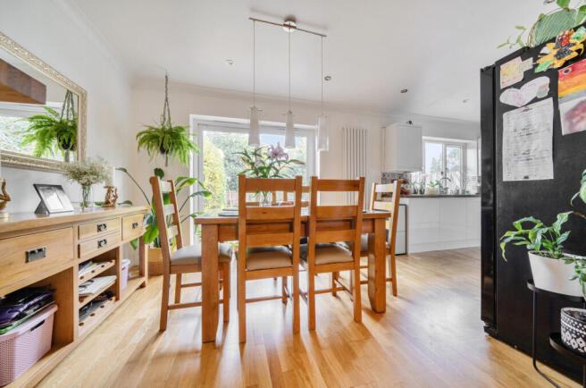 1373339-9-690a0d6...