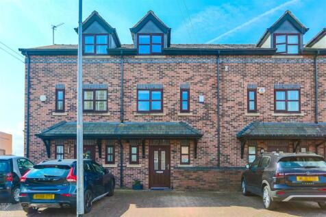 Warren Drive, Swinton