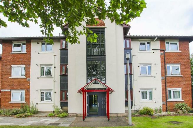 3 Bedroom Flat For Sale In Canterbury Gardens Salford M5