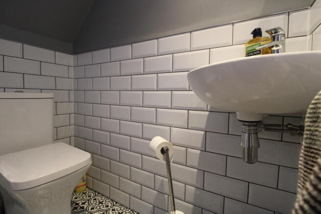 Cloakroom/wc