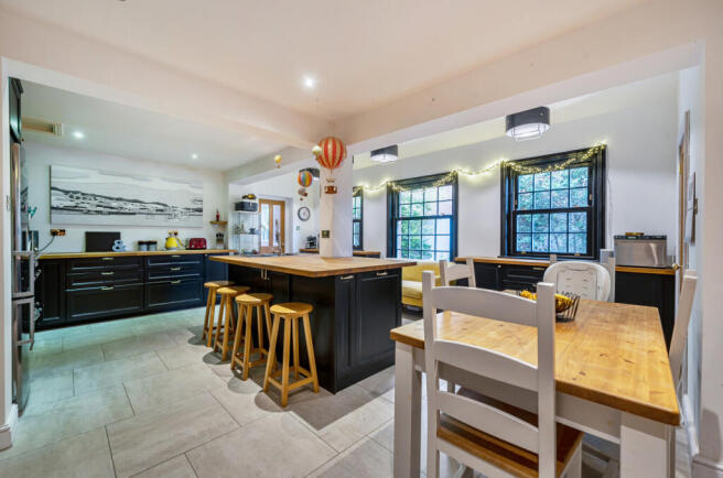 1328135-10-687944...