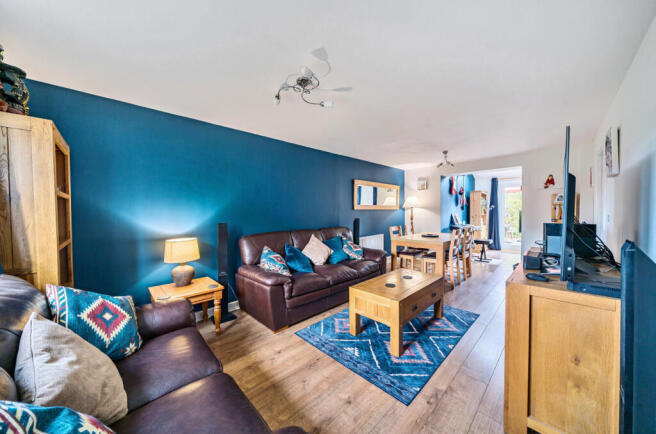 1349332-19-68bb31...