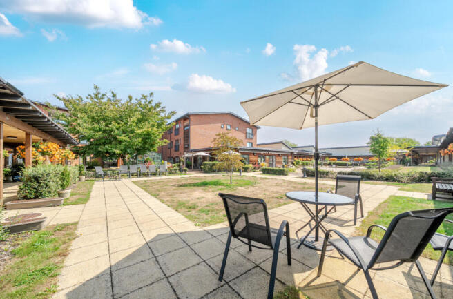 1342351-4-689f13a...