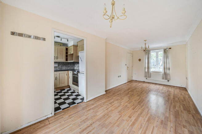 1362460-9-68df95f...