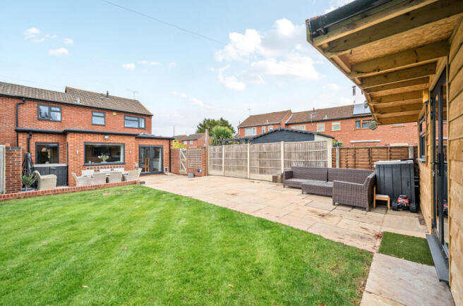 1370618-2-68fa2a4...