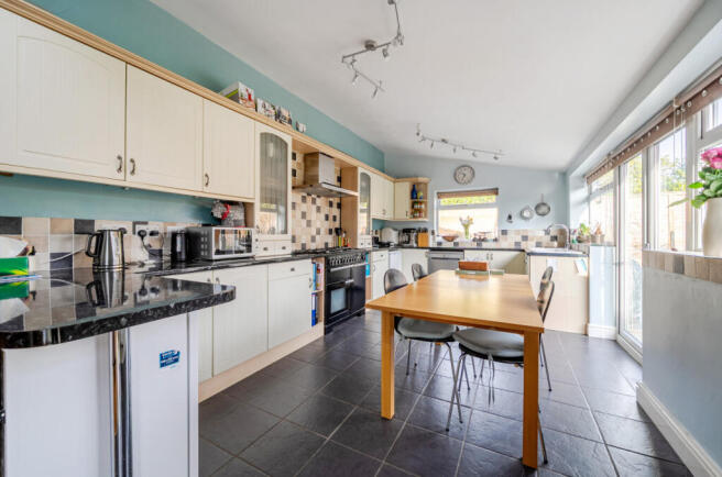 1397381-13-696776...