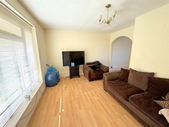 Lounge a.jpg