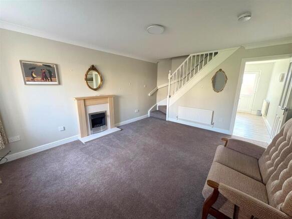 Lounge a.jpg