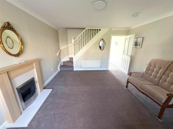 Lounge e.jpg