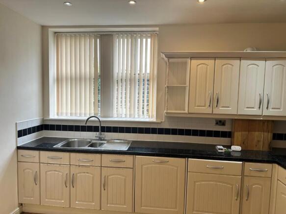 Kitchen 1.jpg