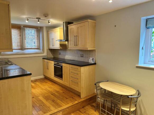 Kitchen 2.jpg