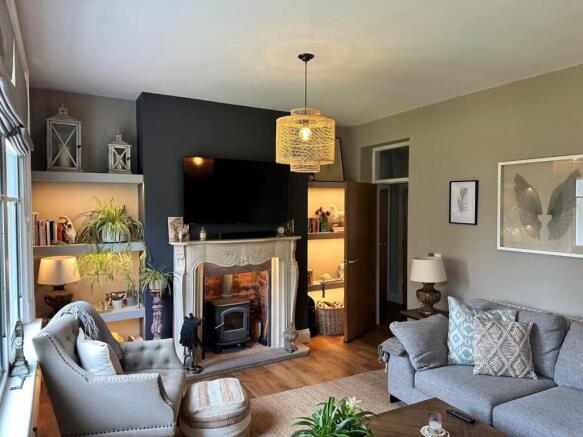 Living Room 2.jpg