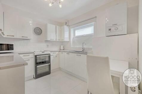 Lytton Close, Loughton, IG10