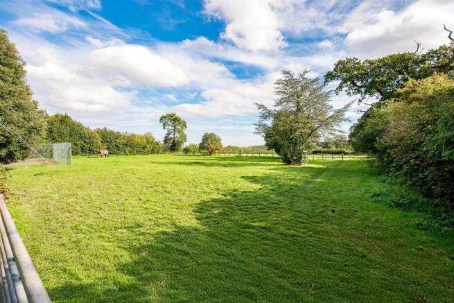 Paddock land
