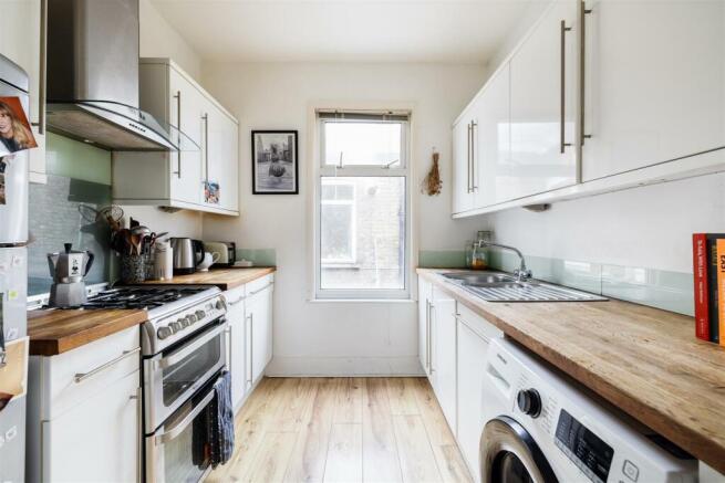 Perth Road, E10