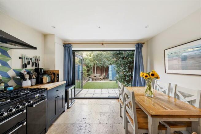 Farmer Road, E10