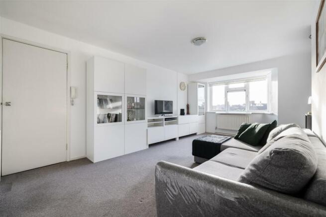First Avenue E17