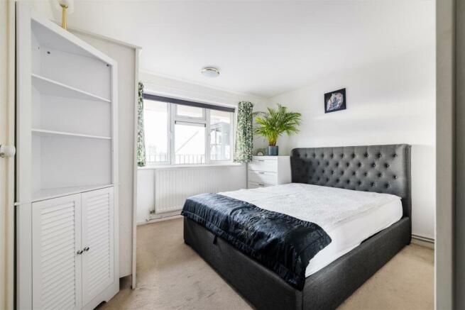 First Avenue E17