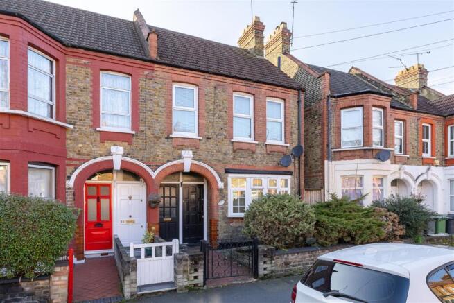 Kettlebaston, E17