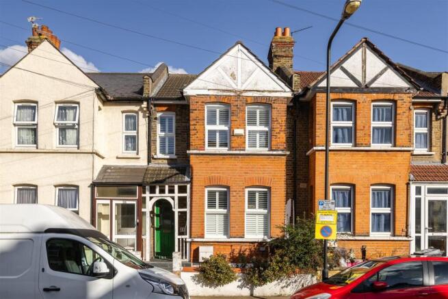 Hillcrest Road, E17