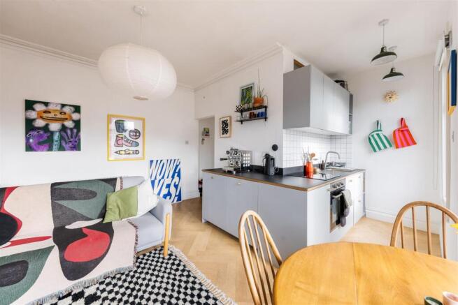 Lyndhurst Drive, E10