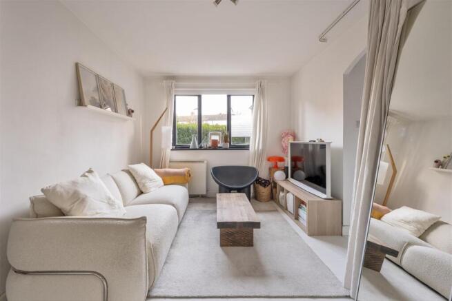 Green Pond Close E17