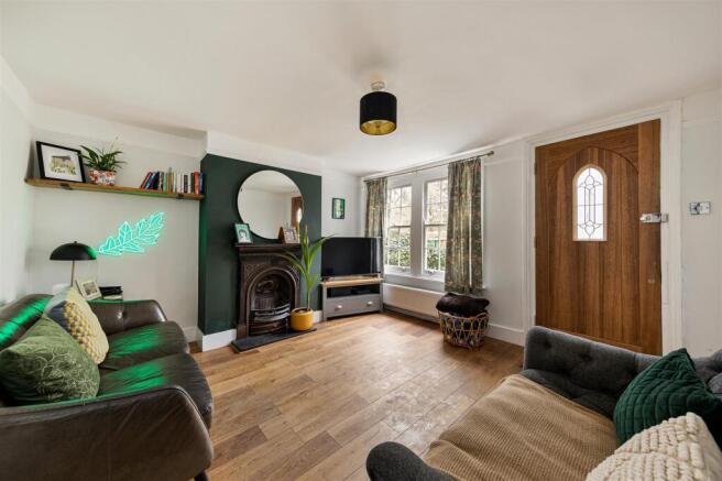 116 Forest Rise, E17