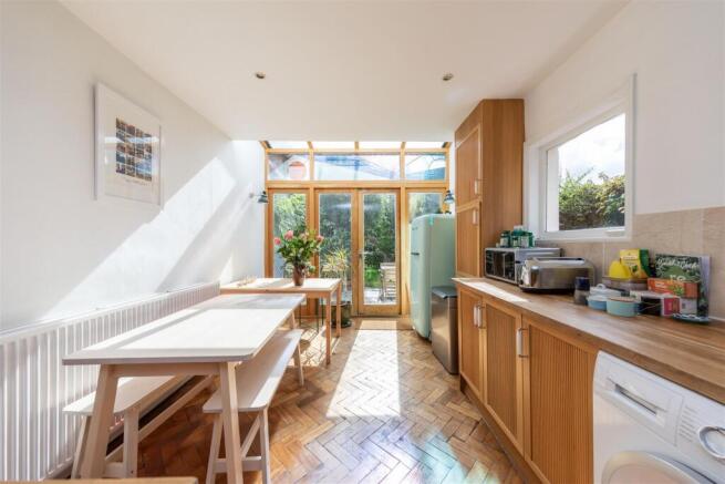 Elmsdale Road E17