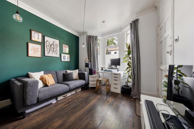 Farmilo Road, E17