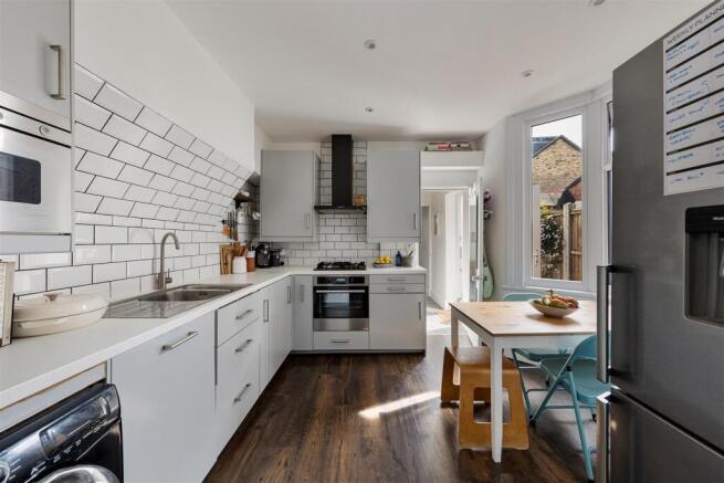 Farmilo Road, E17