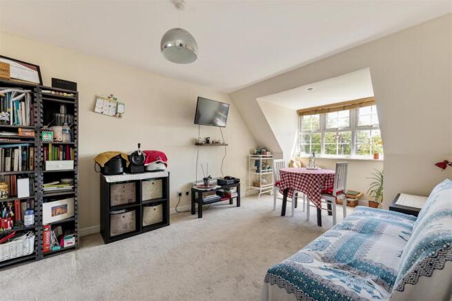 Henley Lodge E17