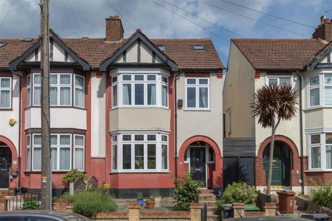 Ferndale Avenue, E17