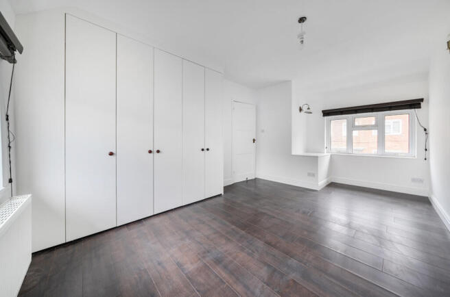 1372295-3-68fa05e...