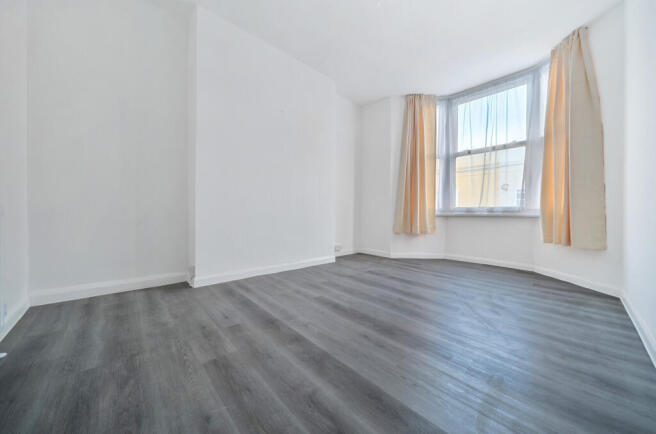 1382059-6-691c8cd...