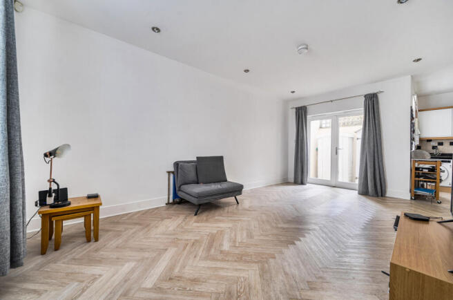 1397494-5-695fc8c...