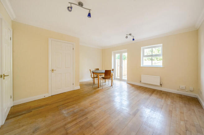Sitting/Dining Room