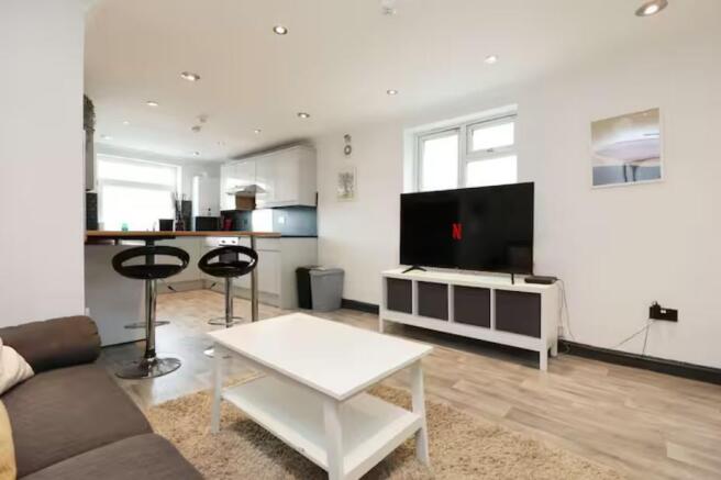 Kitchen living (2).jpg