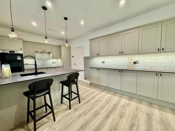 Kitchen 1.jpg