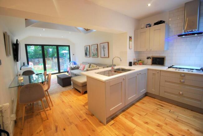 36 PR - Kitchen .jpg