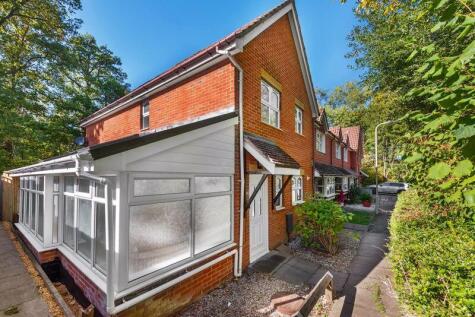St. Josephs Crescent, Chineham, Basingstoke