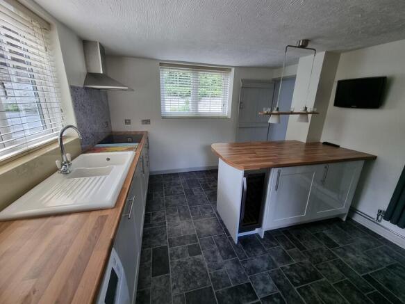 KITCHEN PHOTOGRAP...