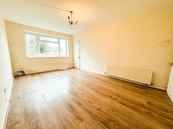 Chigwell Road IG8