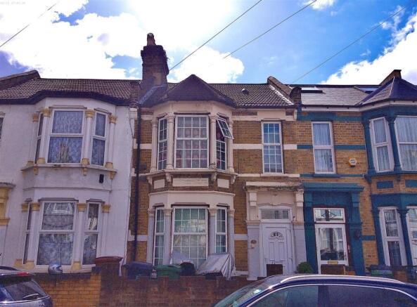 40, Warren Road E10